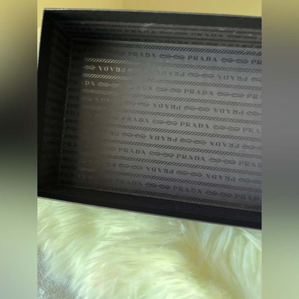 Authentic Prada Saffiano Petalo Leather Clutch/Crossbody Bag in Pink - Picture 9 of 11